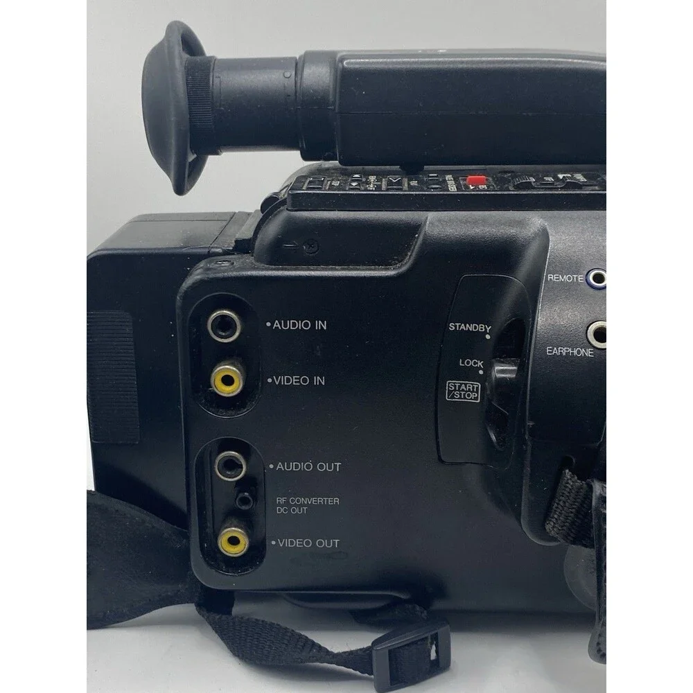 Kyocera FineMovie 8 KD-M710 8mm Camcorder Video Camera Untested Parts/Repair
